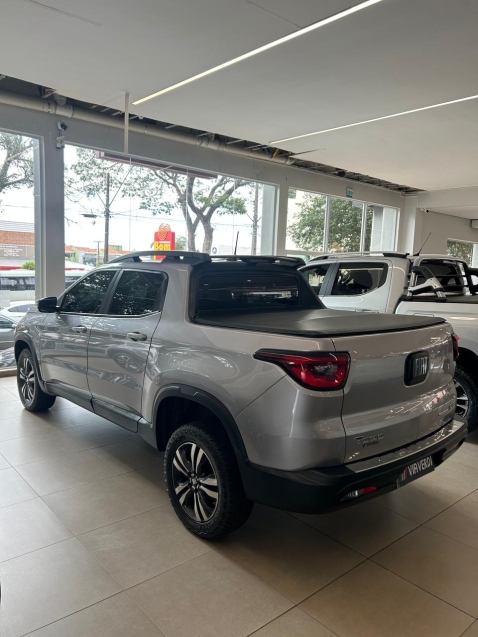 fiat toro 1.3 turbo 270 flex freedom at6 4p automatico 202411