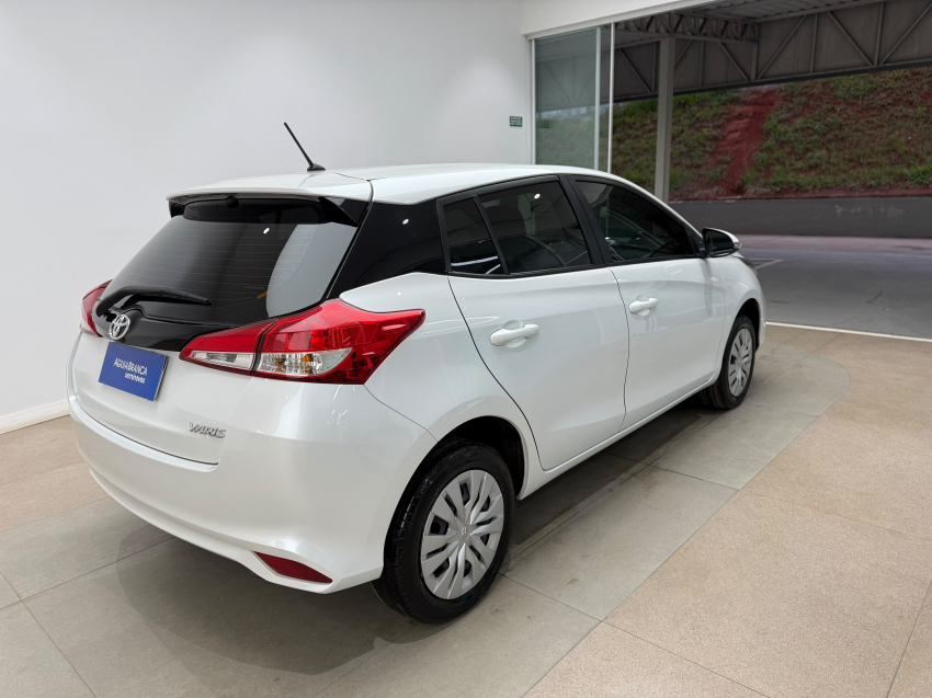 Toyota YARIS 1.5 16V FLEX XL MULTIDRIVE 9