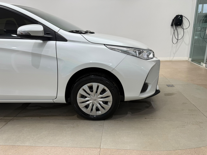 Toyota YARIS 1.5 16V FLEX XL MULTIDRIVE 5