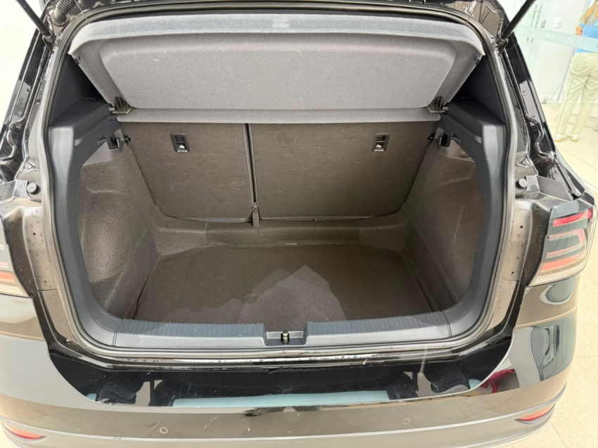 Volkswagen T-CROSS 1.4 250 TSI TOTAL FLEX HIGHLINE AUTOMÁTICO 9