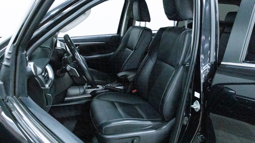 Toyota HILUX SW4 2.8 D-4D TURBO DIESEL SRX 4X4 AUTOMÁTICO 25