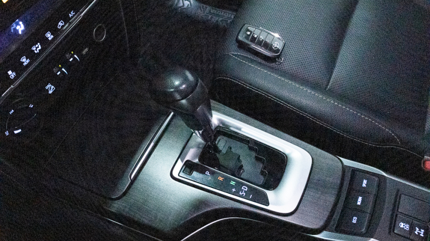 Toyota HILUX SW4 2.8 D-4D TURBO DIESEL SRX 4X4 AUTOMÁTICO 23