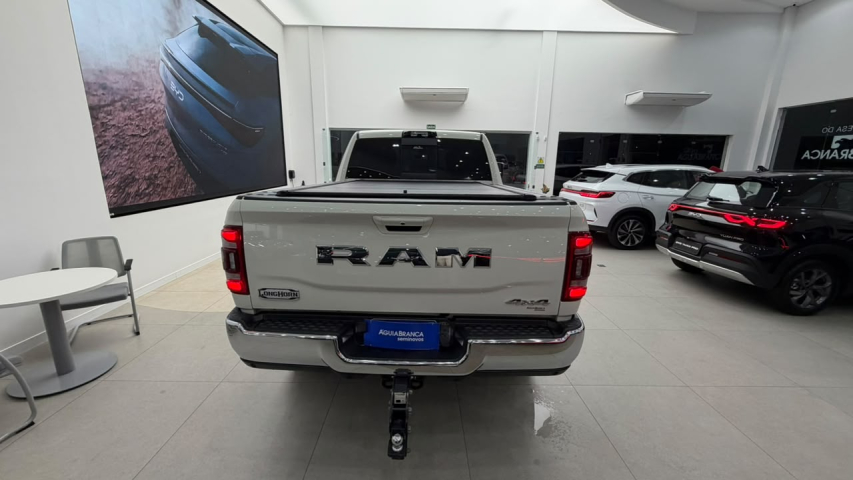 Ram 3500 6.7 I6 TURBO DIESEL LIMITED LONGHORN CD 4X4 AUTOMÁTICO 8