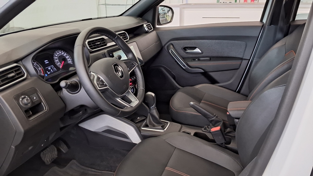 duster iconic plus 1.6 at  25/267