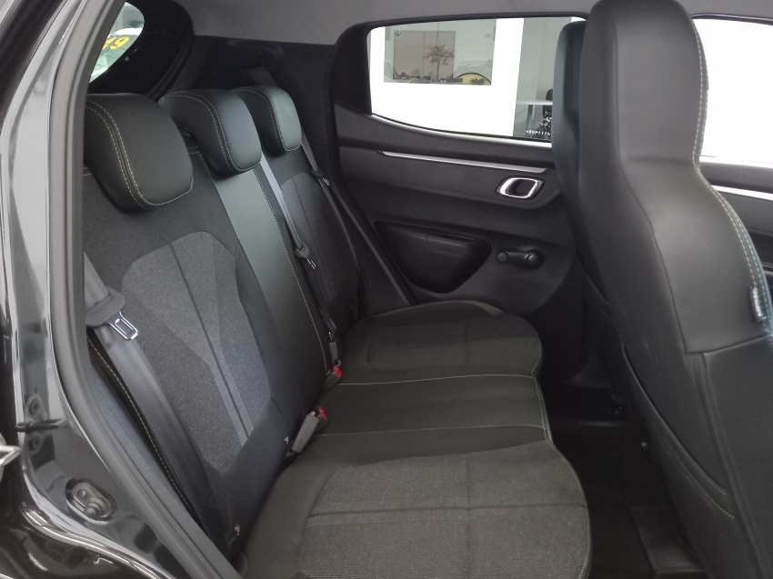 kwid outsider 1.0 mt  24/259