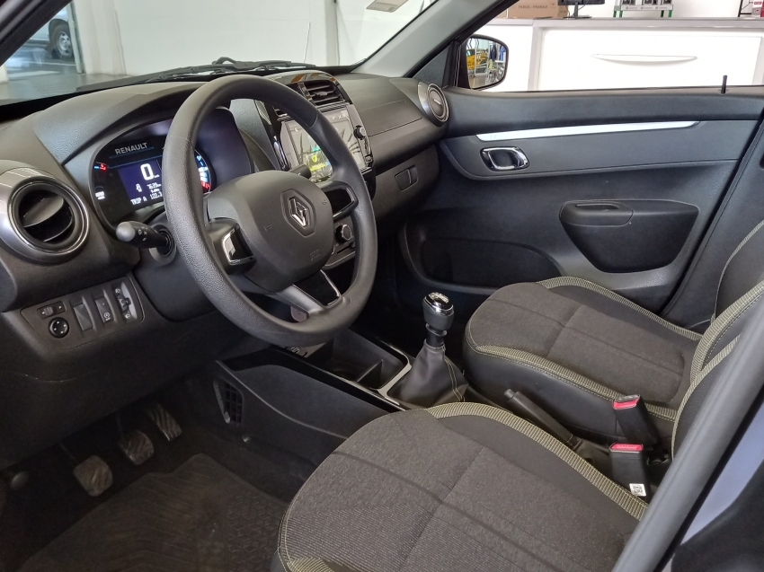 kwid outsider 1.0 mt  24/257