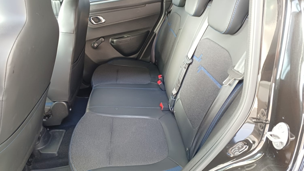 kwid intense 1.0 mt  23/245