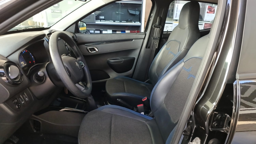 kwid intense 1.0 mt  23/249