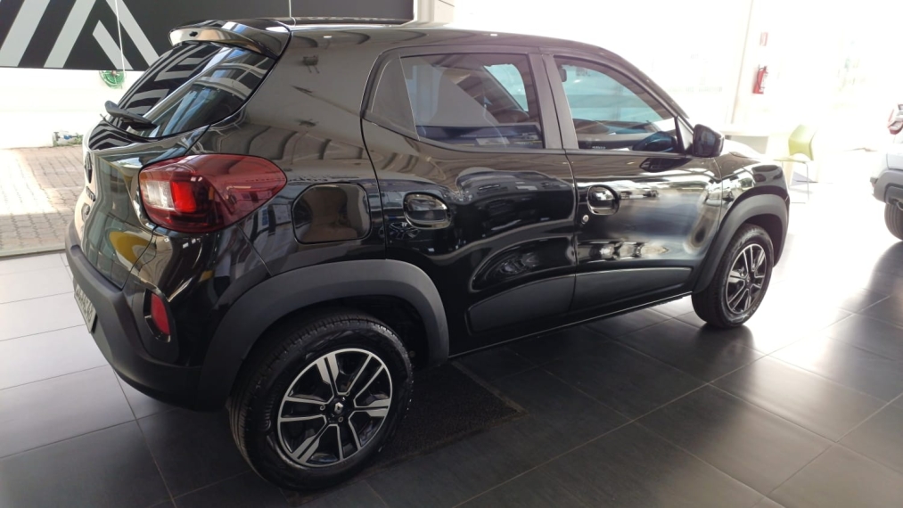 kwid intense 1.0 mt  23/243