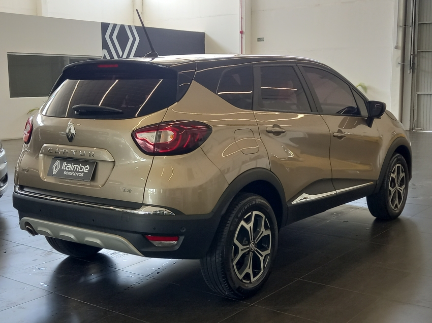 captur iconic 1.3 tce at  21/225