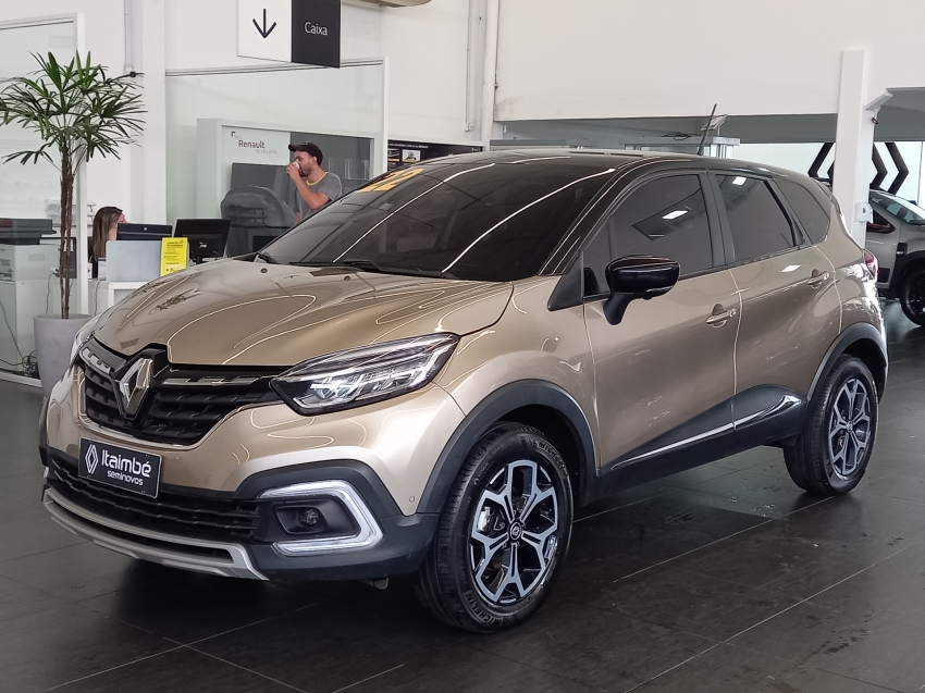 captur iconic 1.3 tce at  21/222