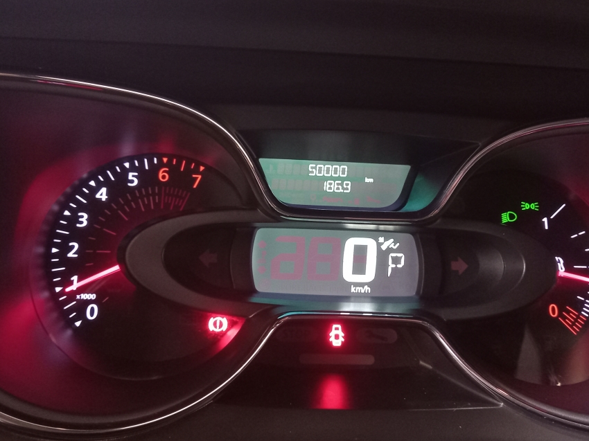 captur iconic 1.3 tce at  21/2210