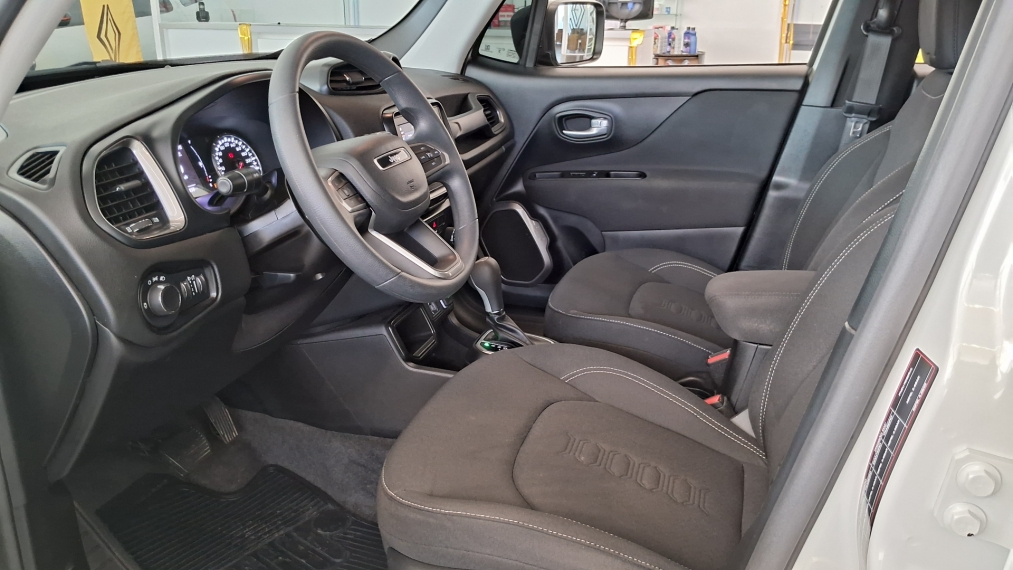 renegade 1.3 turbo 270 at  24/257