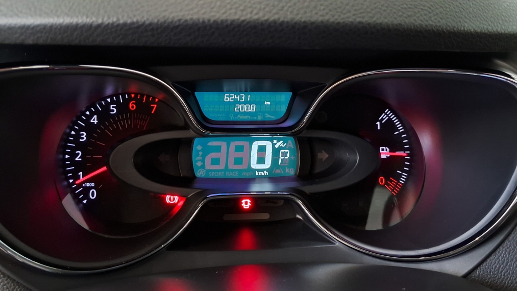 captur intense 1.6 at  17/1810