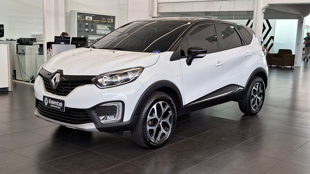 captur intense 1.6 at  17/182