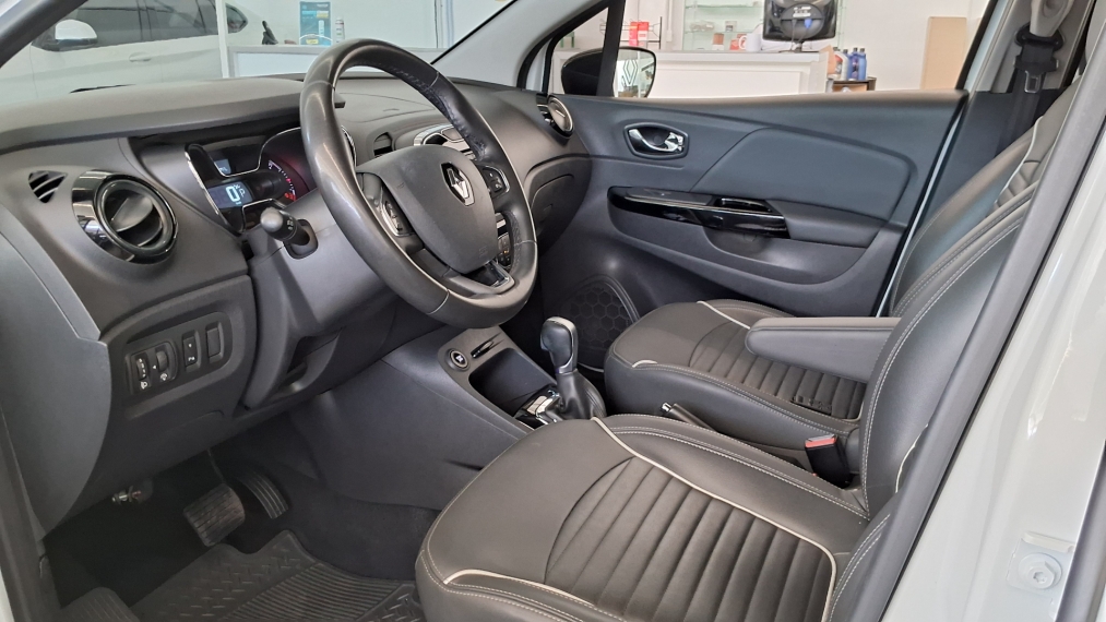 captur intense 1.6 at  17/187