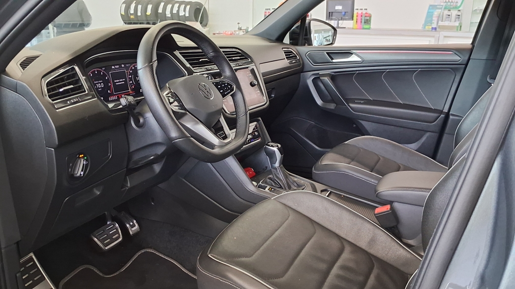 tiguan allspace r-line 2.0 300 tsi at  23/247