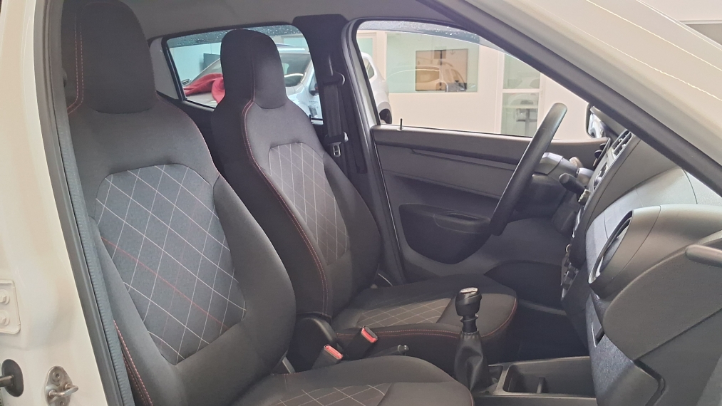 kwid zen 1.0 mt  24/258