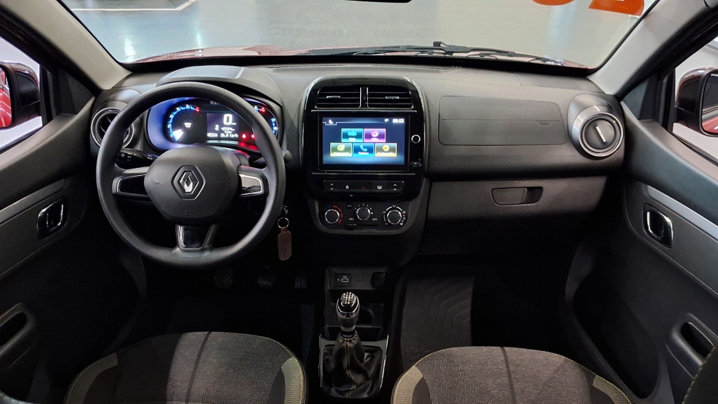 kwid outsider 1.0 mt  22/236