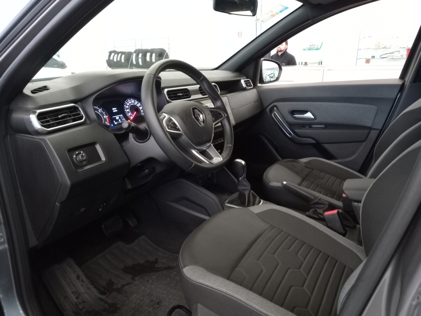 duster intense plus 1.6 at  25/267