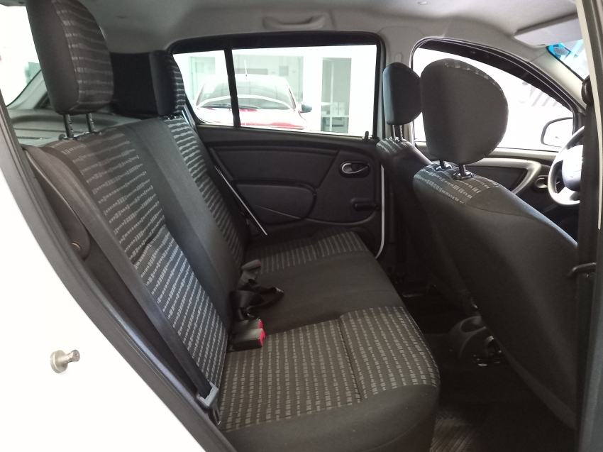 sandero expression 1.0 mt  13/149