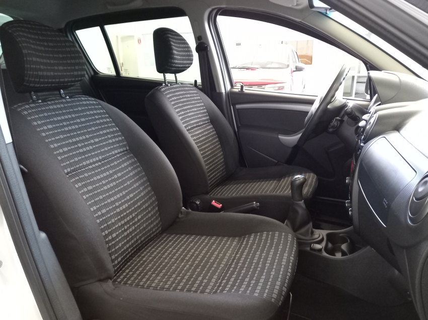 sandero expression 1.0 mt  13/148