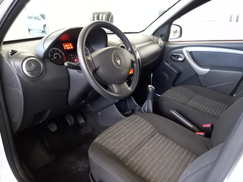 sandero expression 1.0 mt  13/147