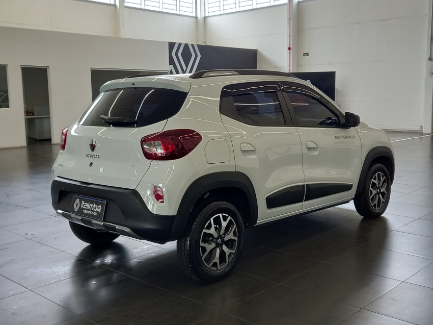kwid outsider 1.0 mt  25255