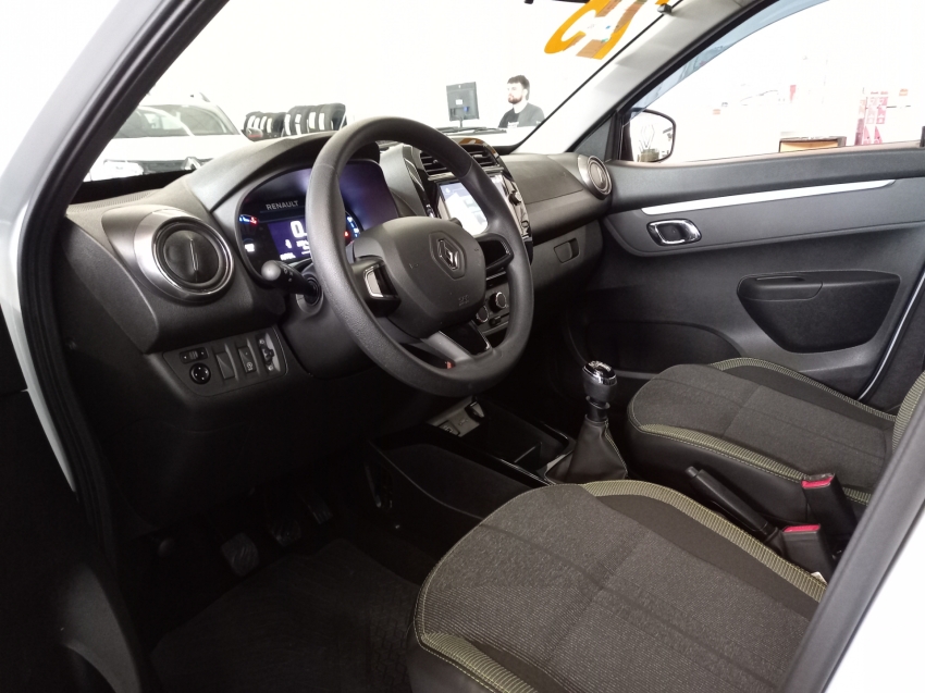 kwid outsider 1.0 mt  25257