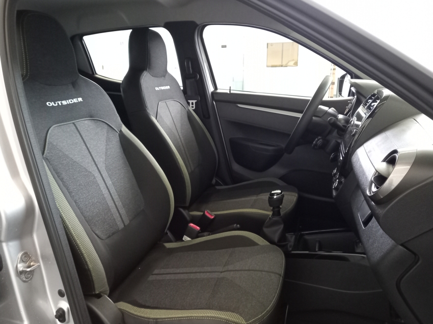 kwid outsider 1.0 mt 26/268