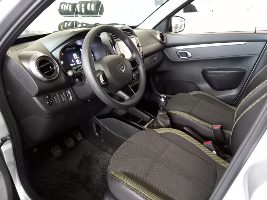kwid outsider 1.0 mt 26/267