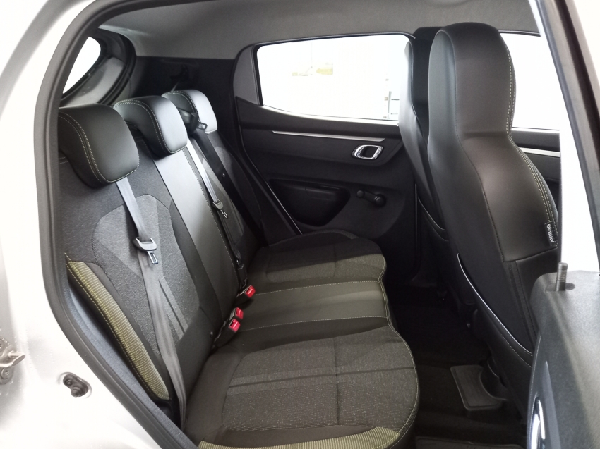 kwid outsider 1.0 mt 26/269