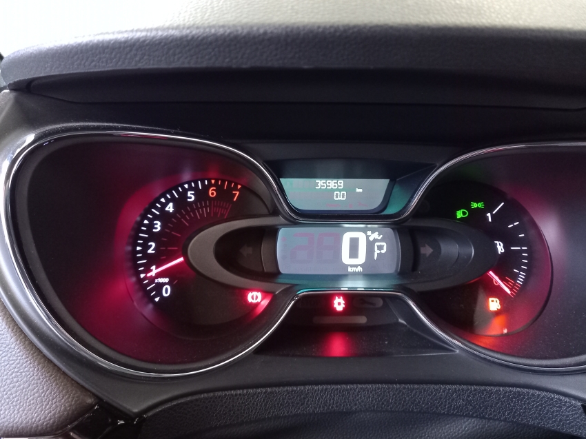 captur iconic 1.3 tce at  21/2210