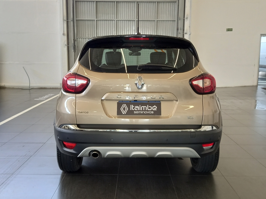 captur iconic 1.3 tce at  21/224