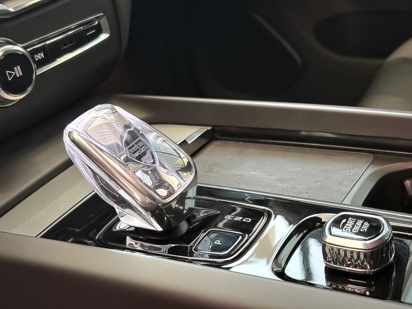 volvo xc60 2.0 t8 recharge ultimate dark awd geartronic 1.9 hibrido 5p automatico 20239