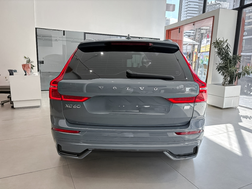 volvo xc60 2.0 t8 recharge ultimate dark awd geartronic 1.9 hibrido 5p automatico 202315