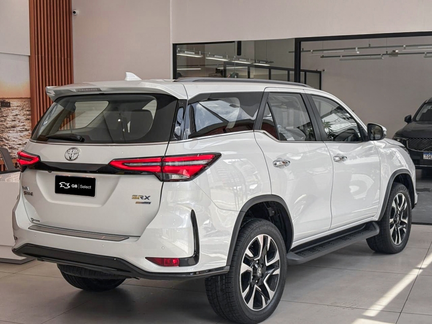 toyota hilux sw4 2.8 d-4d turbo diesel srx platinum 7l 4x4 automatico 5p 202510