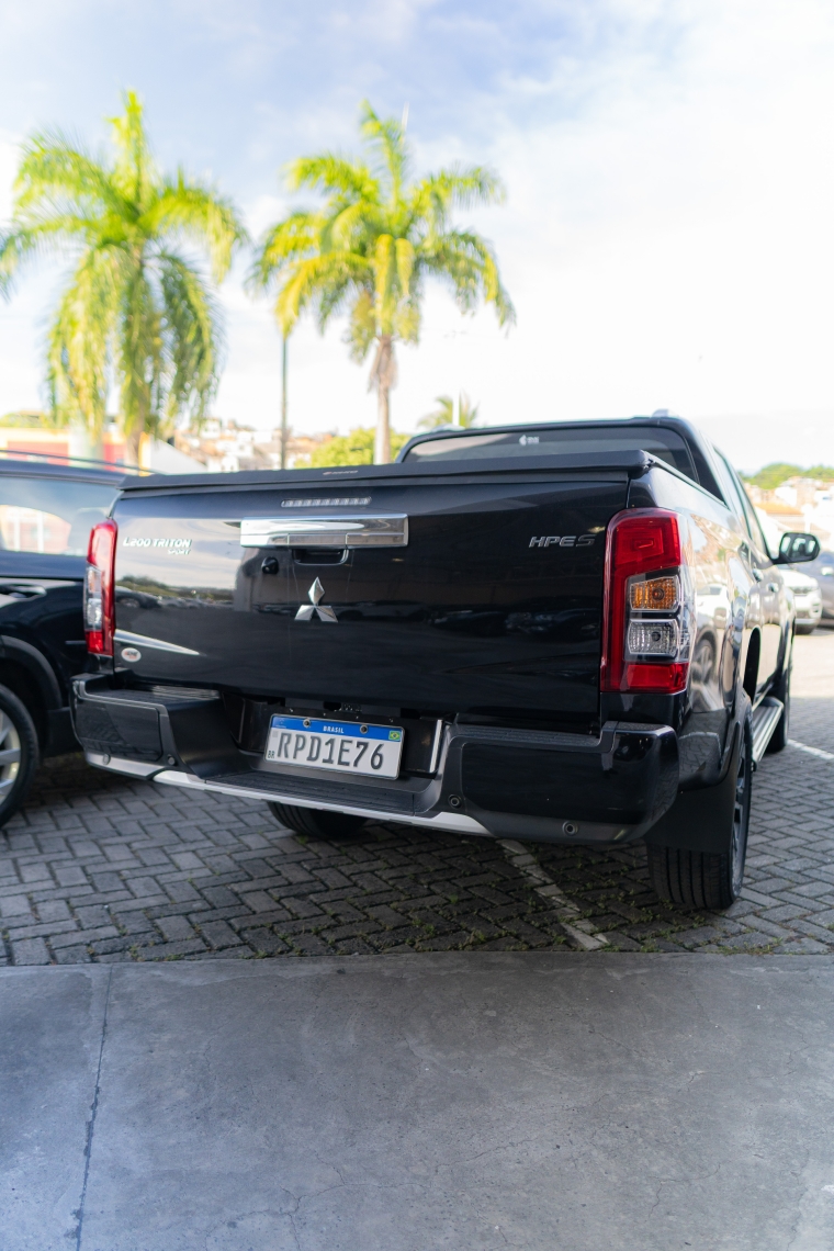 mitsubishi l200 triton 2.4 16v turbo diesel sport hpe-s cd 4p 4x4 automatico 5p 20238