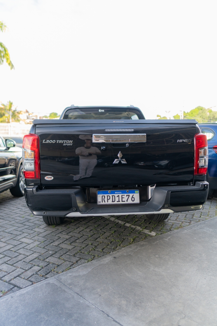 mitsubishi l200 triton 2.4 16v turbo diesel sport hpe-s cd 4p 4x4 automatico 5p 20239