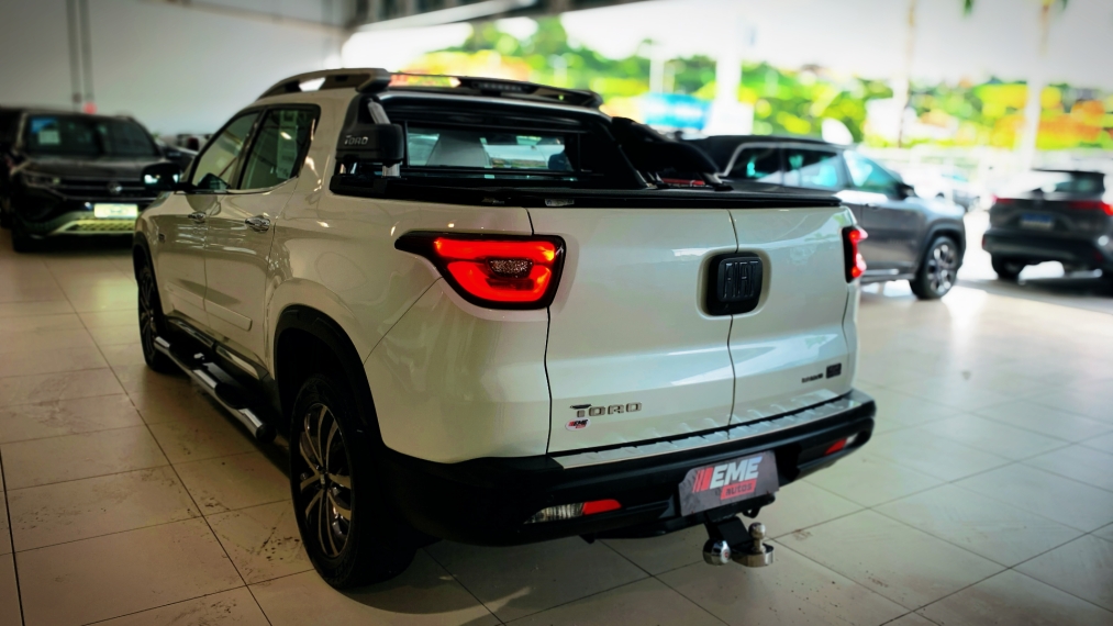 fiat toro 2.0 16v turbo diesel freedom 4wd at9 4p automatico 20232