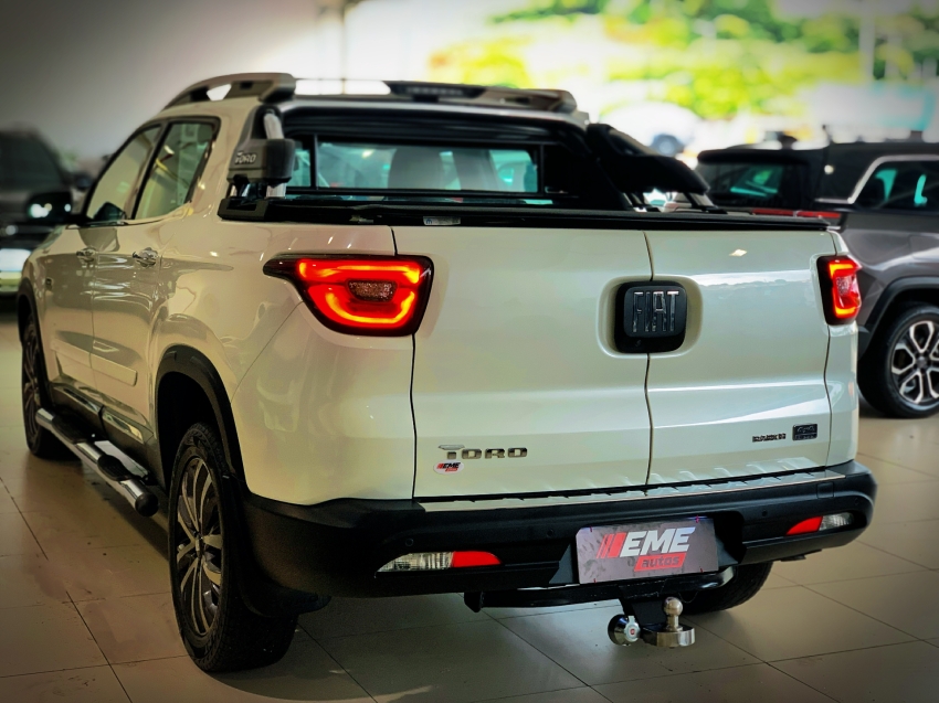 fiat toro 2.0 16v turbo diesel freedom 4wd at9 4p automatico 20236