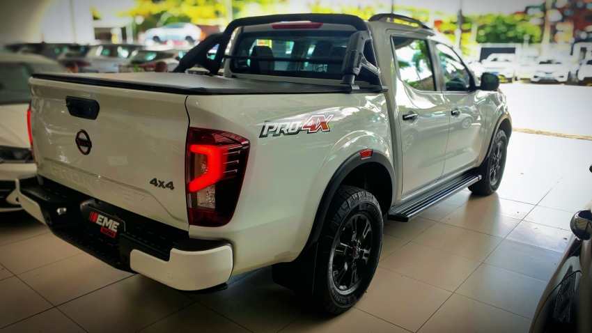 nissan frontier 2.3 16v turbo diesel pro4x cd 4x4 automatico 4p 20241