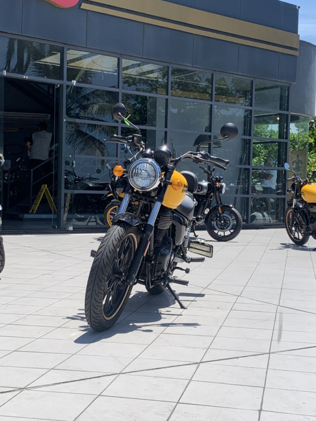 royal enfield meteor 350 fireball yellow gasolina manual 20232