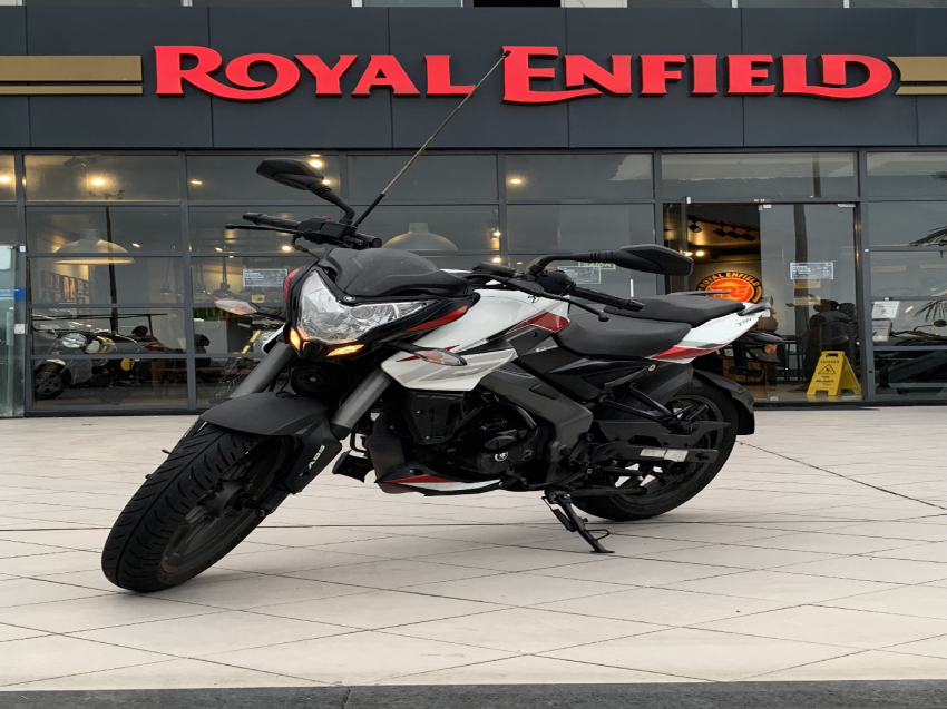bajaj dominar 160 gasolina manual 2025