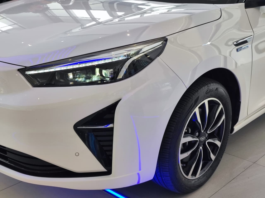 jac e-j7 eletrico automatico 2.0 4p 202316