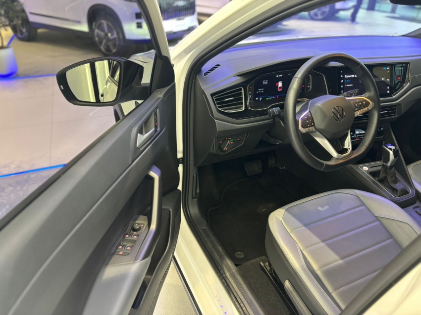 volkswagen nivus 1.0 200 tsi total flex highline automatico 4p 202410