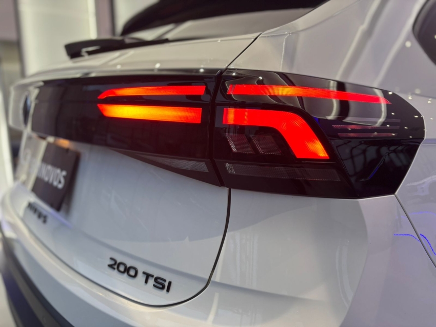 volkswagen nivus 1.0 200 tsi total flex highline automatico 4p 202421