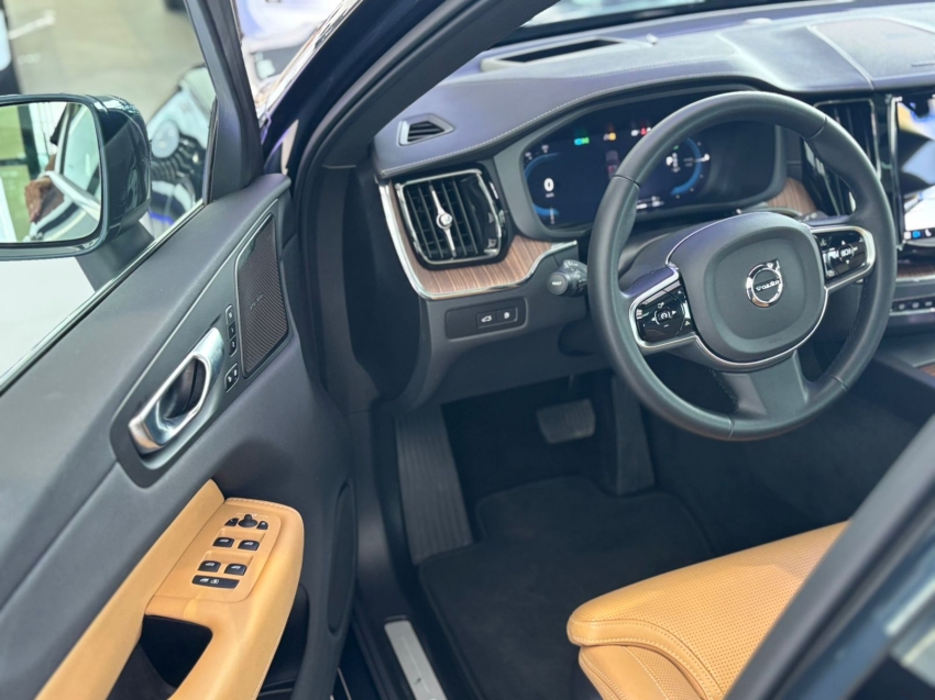 volvo xc60 2.0 t8 recharge ultimate awd geartronic hibrido 4p automatico 202411