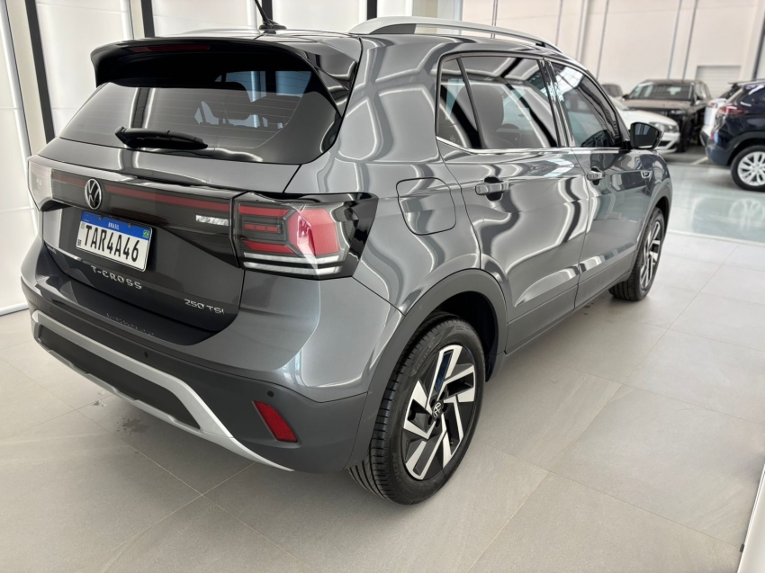 volkswagen t-cross 1.4 250 tsi total flex highline automatico 4p 2025
