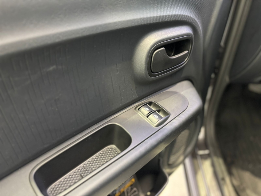 fiat mobi 1.0 evo flex like. manual 4p 202415